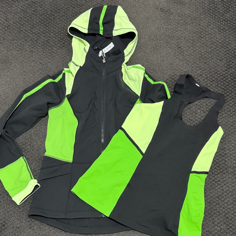 Lululemon hooded jacket 10 and matching tank 8 euc